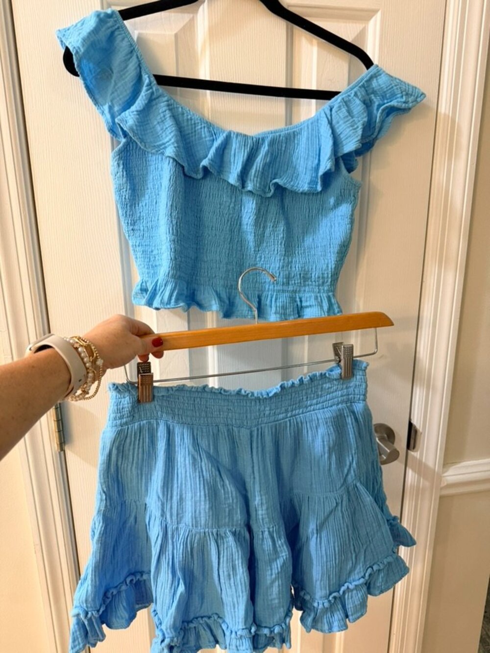 American Eagle Blue Ruffle Crop Top & Shorts Set Size M